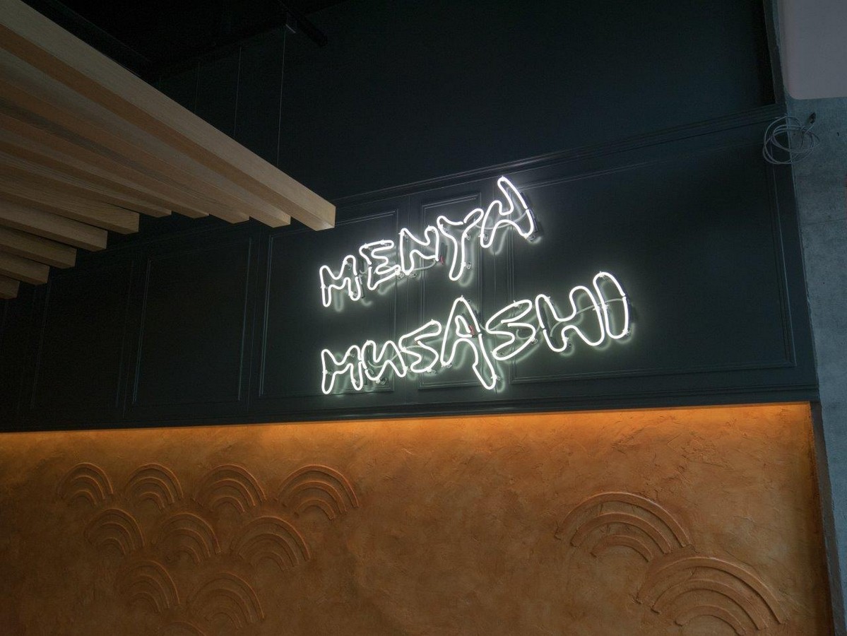 Neon Menya Musashi